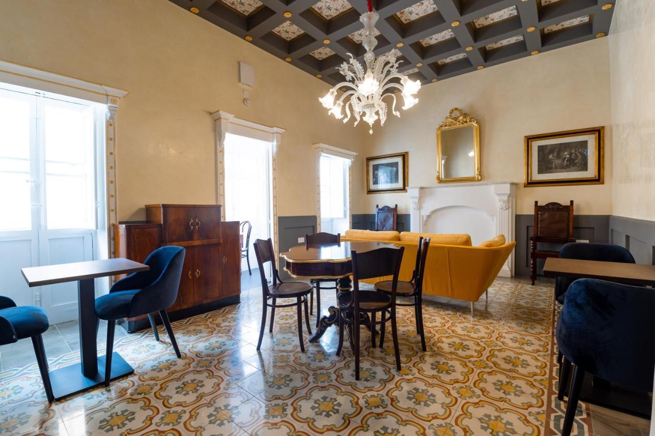 Monreal Boutique Townhouse - R024Rm3 Otel Paola Dış mekan fotoğraf