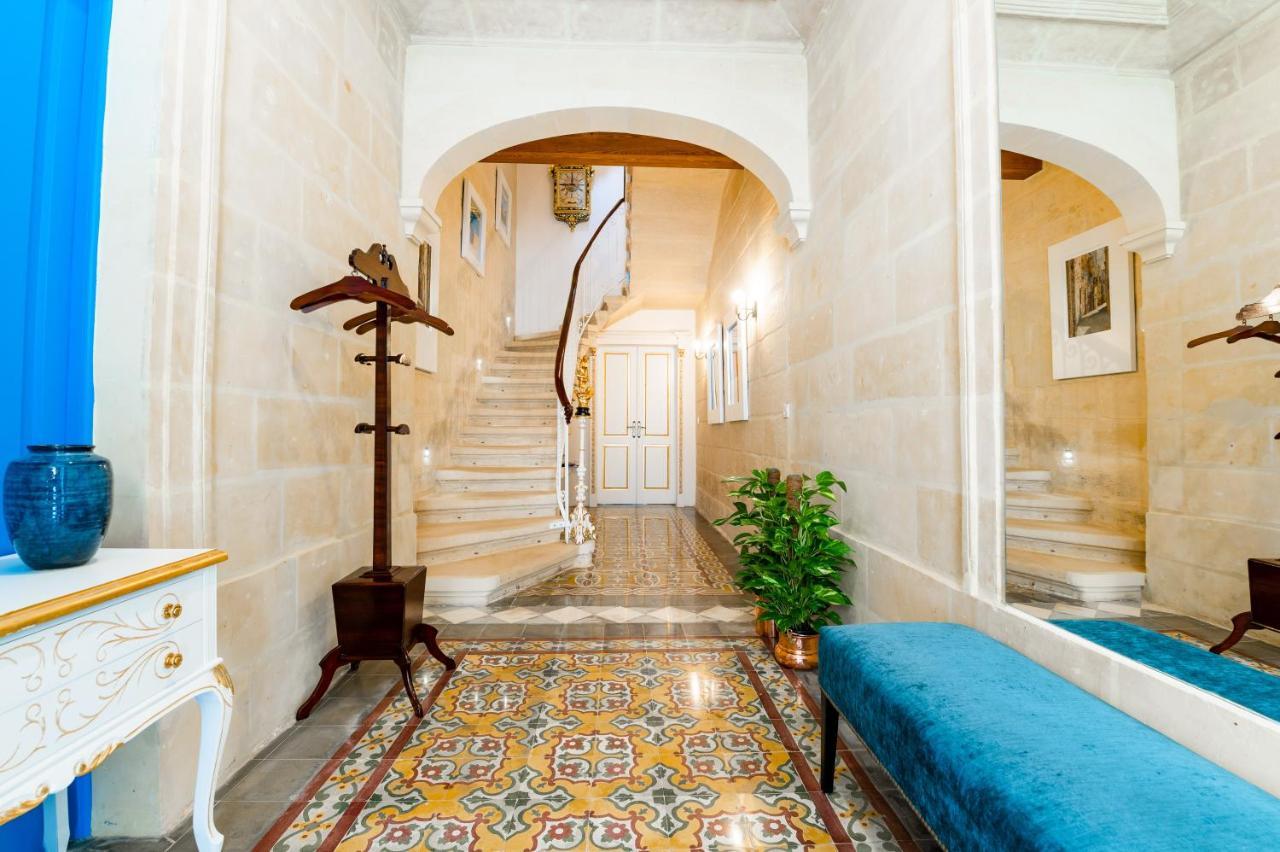 Monreal Boutique Townhouse - R024Rm3 Otel Paola Dış mekan fotoğraf